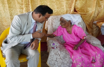 High Commissioner paid his respects to an elder of the Indian diaspora, Mrs. Dharmie Deo. 